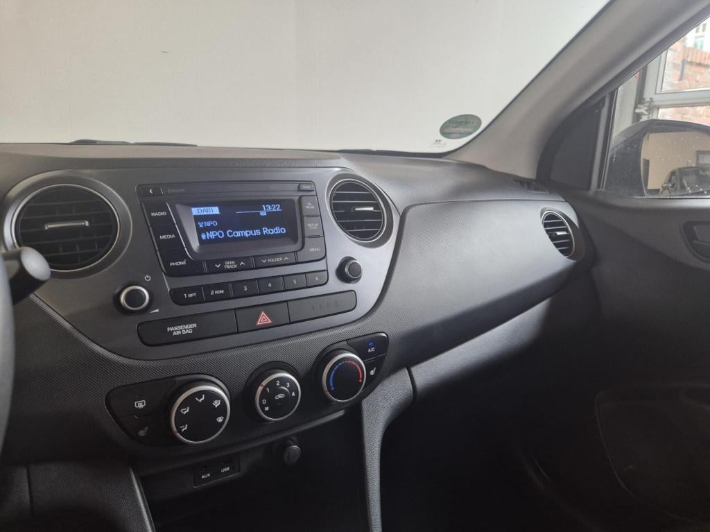 Hyundai I 10 1.0i comfort / stuur-stoel verwarming / 1e eigenaar / nieuwe k