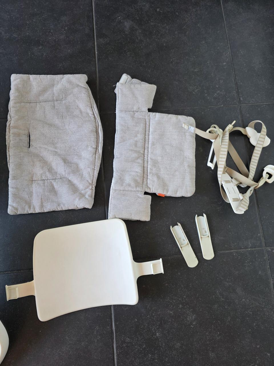 Stokke Tripp Trapp met babyset, tray en tuigje