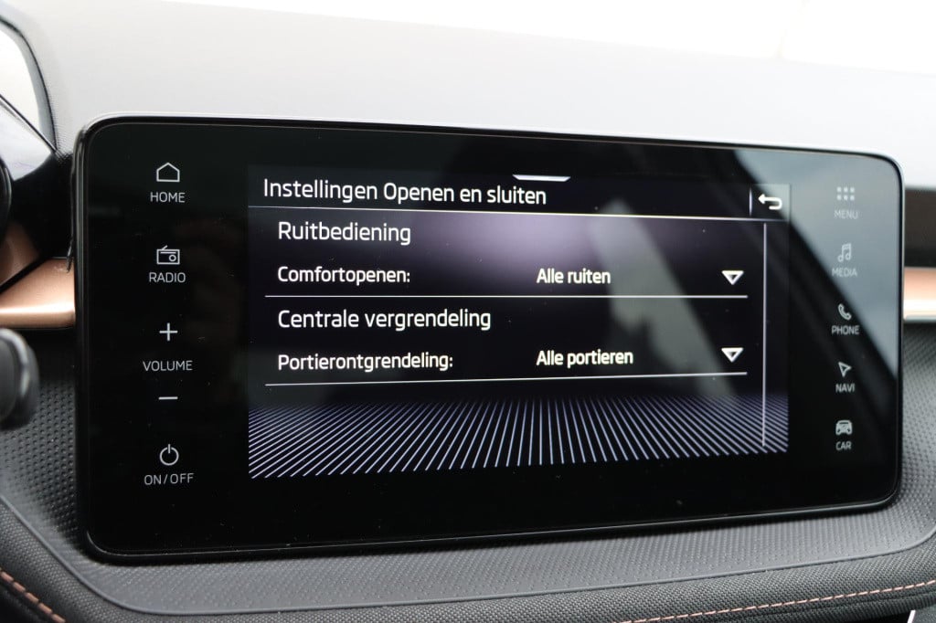 Skoda Fabia 1.0 tsi business edition black edition