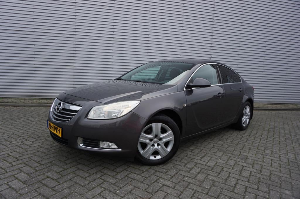 Opel Insignia 1.8 edition climate / cruise controle / parkeersensor