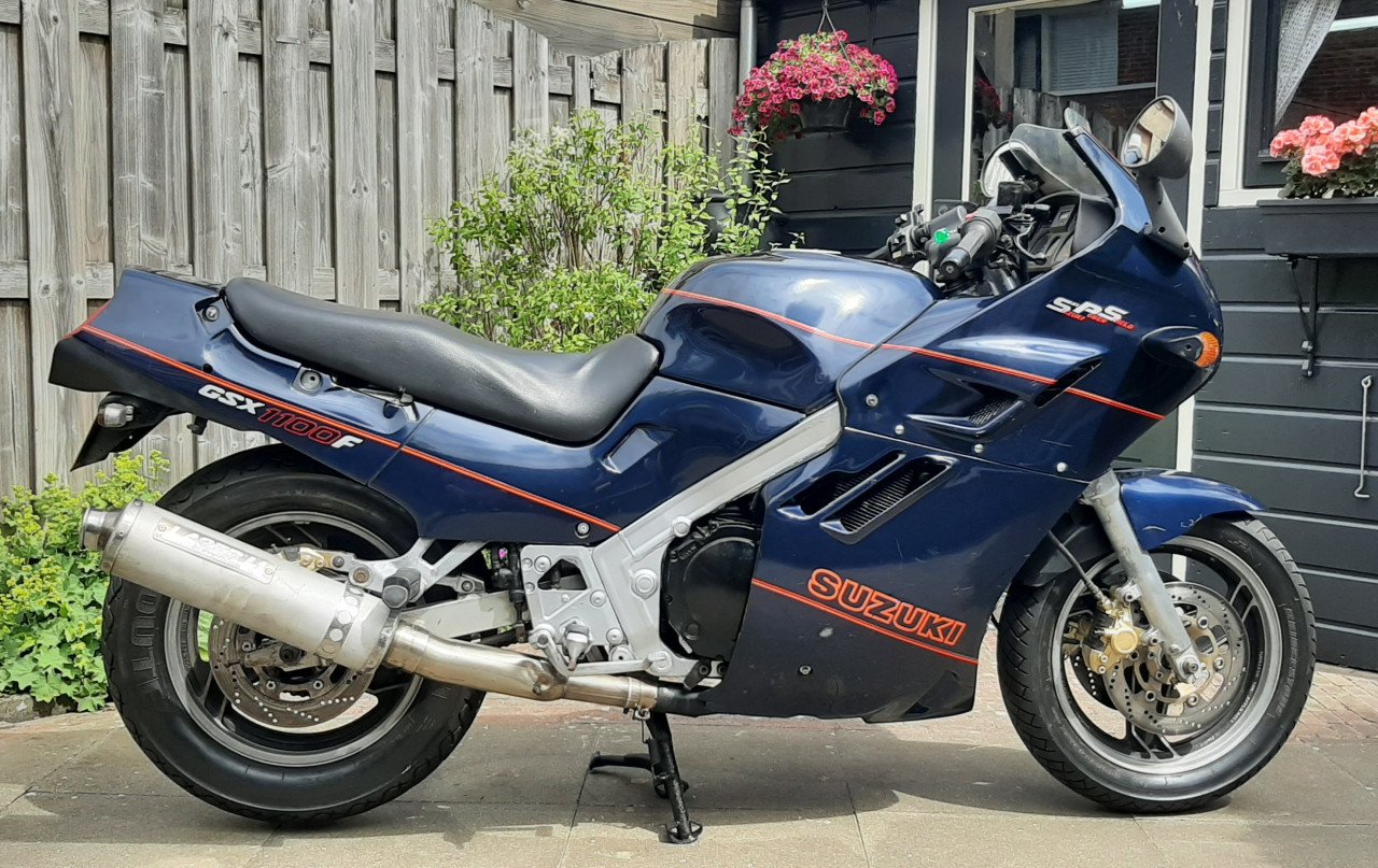 Suzuki GSX 1100 F
