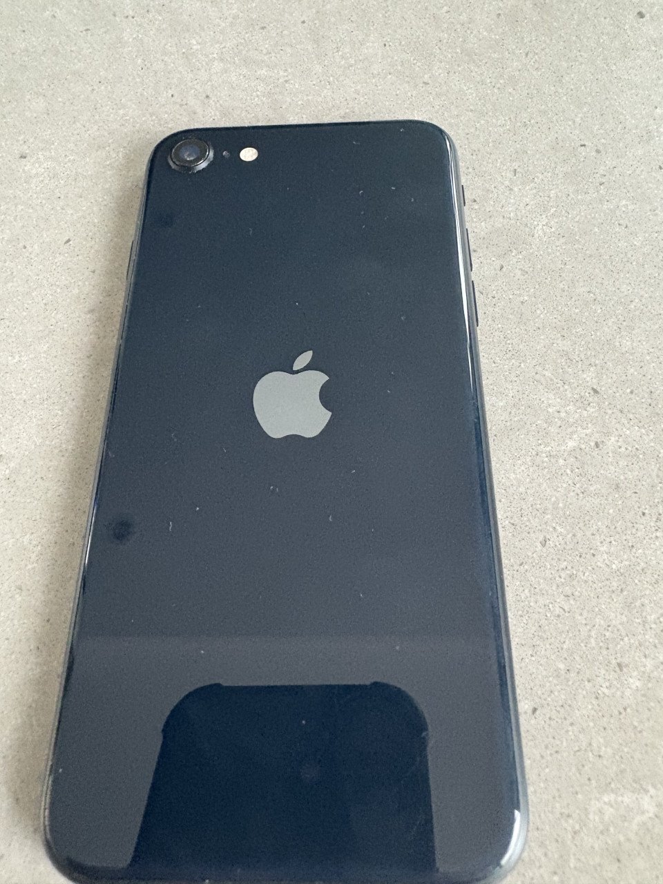 IPhone SE 2022(3e) 64 gb