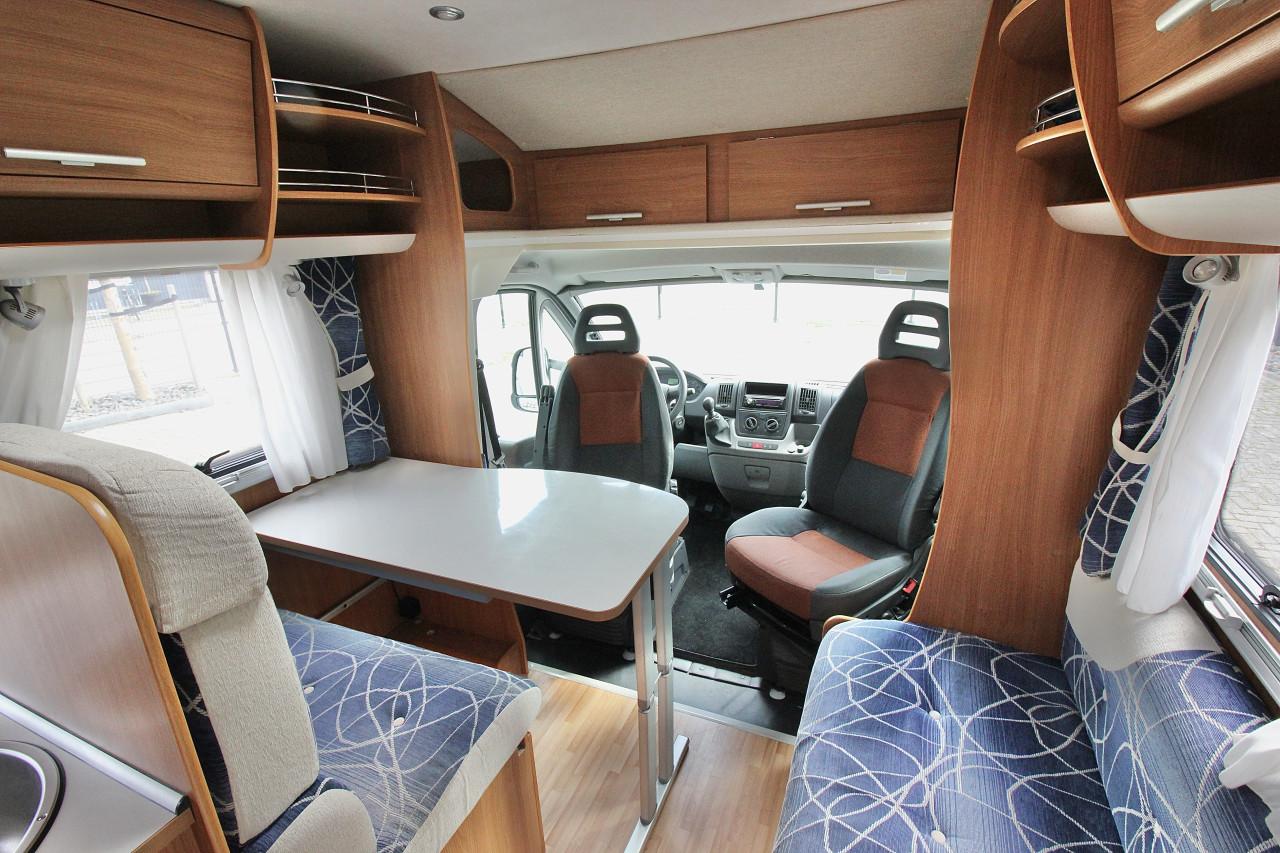 Rimor Europeo 87P(Vast bed, mega xxl garage, zeer netjes!!!)