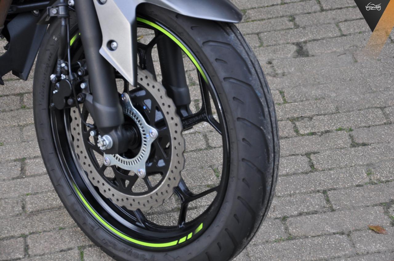 Kawasaki Z125  met 1350 kms BJ 2025! BTW motor