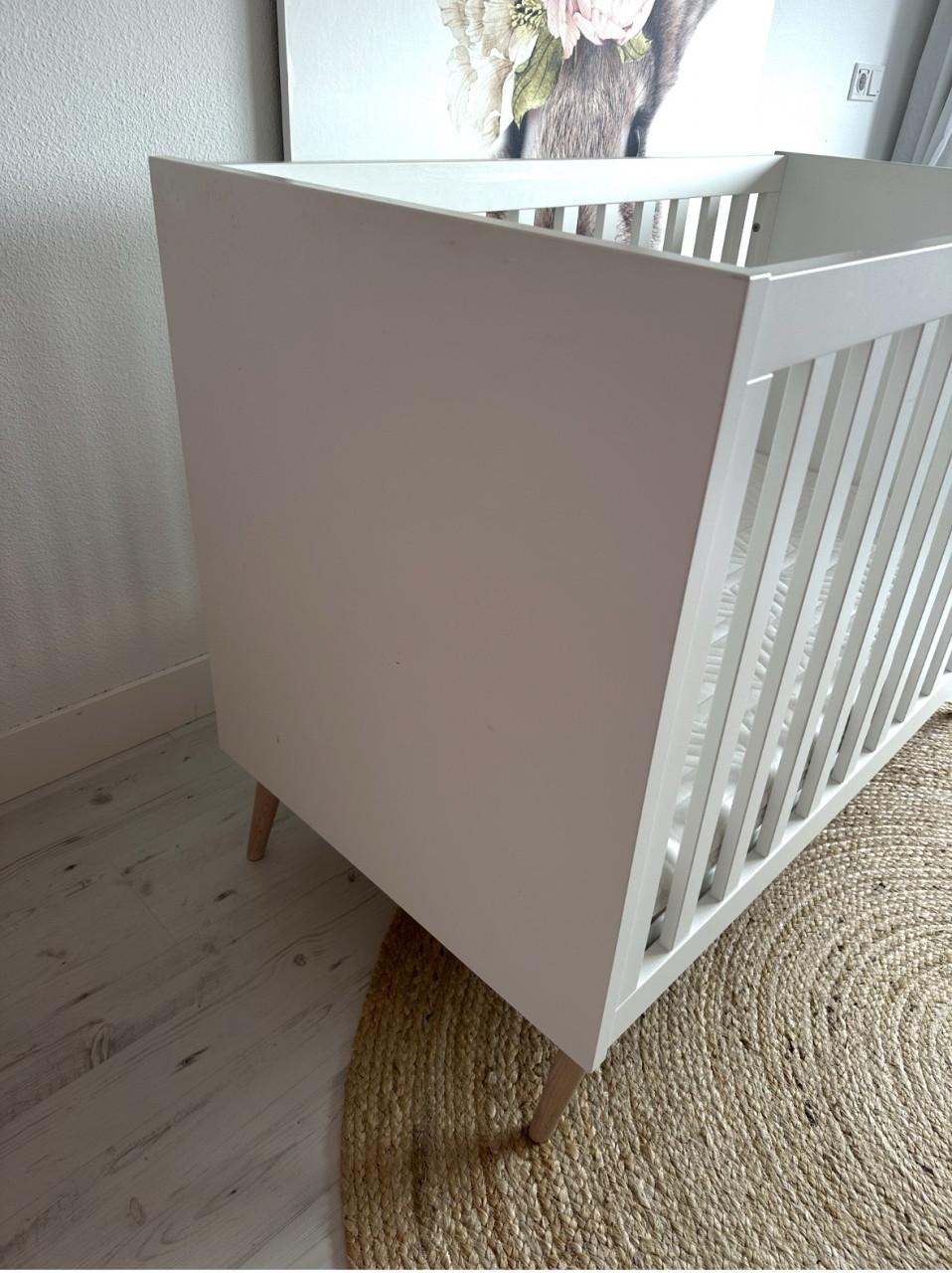 Ledikant en Matras: Europe Baby Sterre.