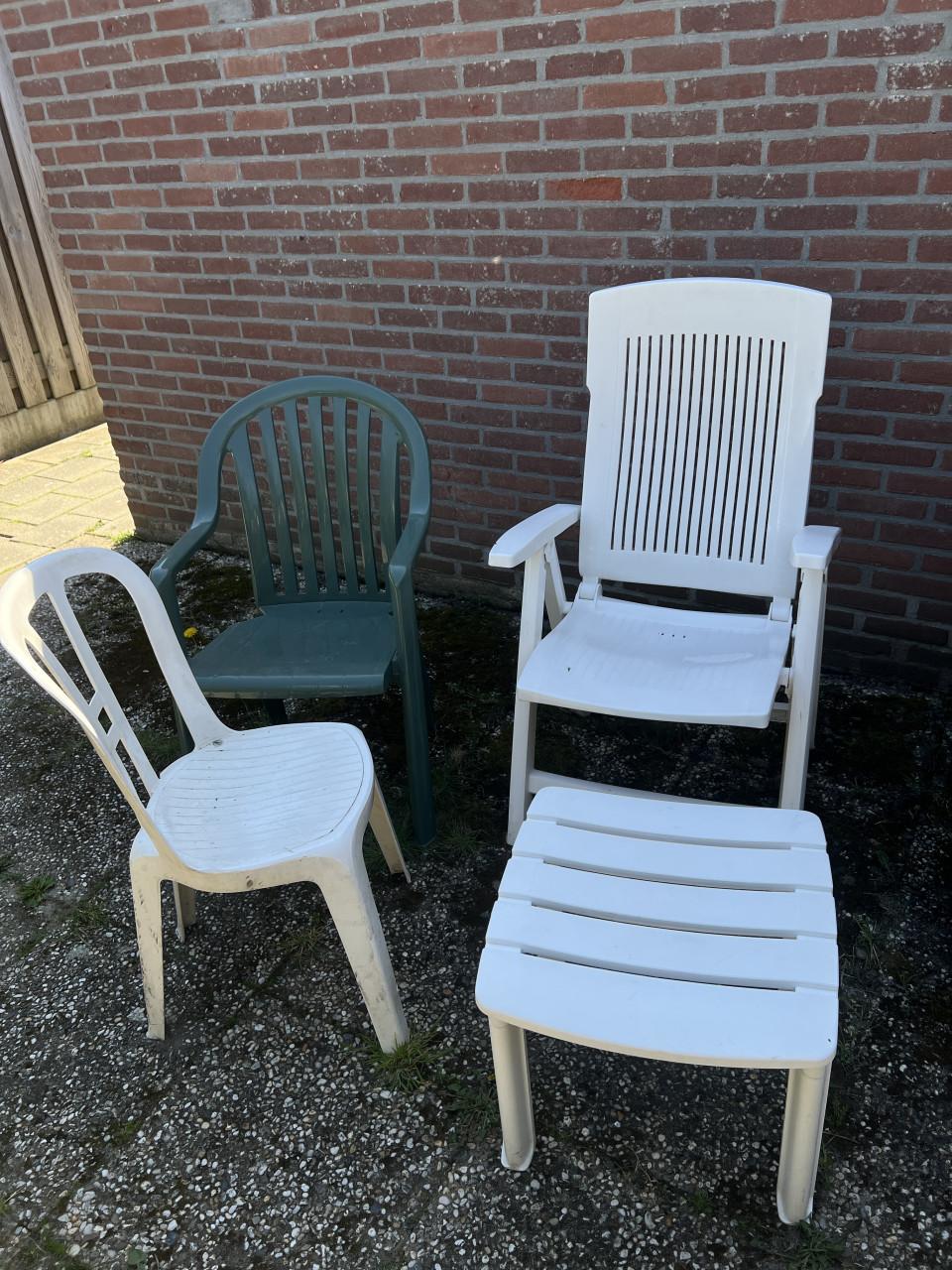 Tuinstoelen 3 x Hartman verstelbare leuning kussens 2 stoelen 2 tafels