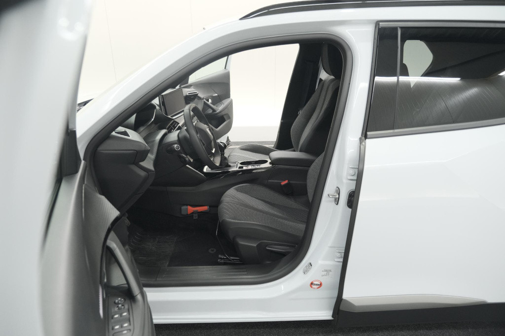 Peugeot 2008 puretech 100 allure | 360 camera | dodehoekdetectie | navigati