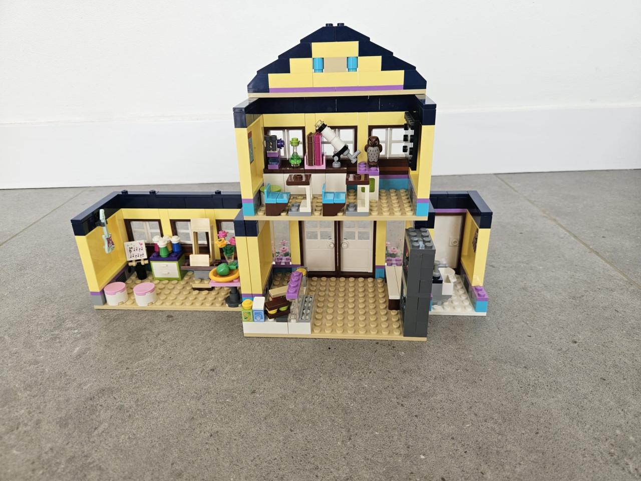 LEGO Friends 41005 - Heartlake school