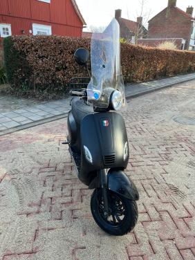 Scooter GTS Toscana Dynamic - blauw kenteken