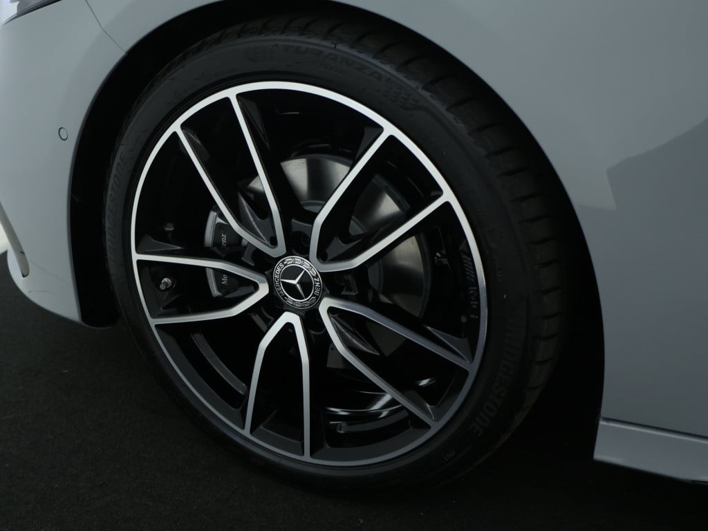 Mercedes-Benz A-Klasse 180 business solution amg | nightpakket | parkeerpak