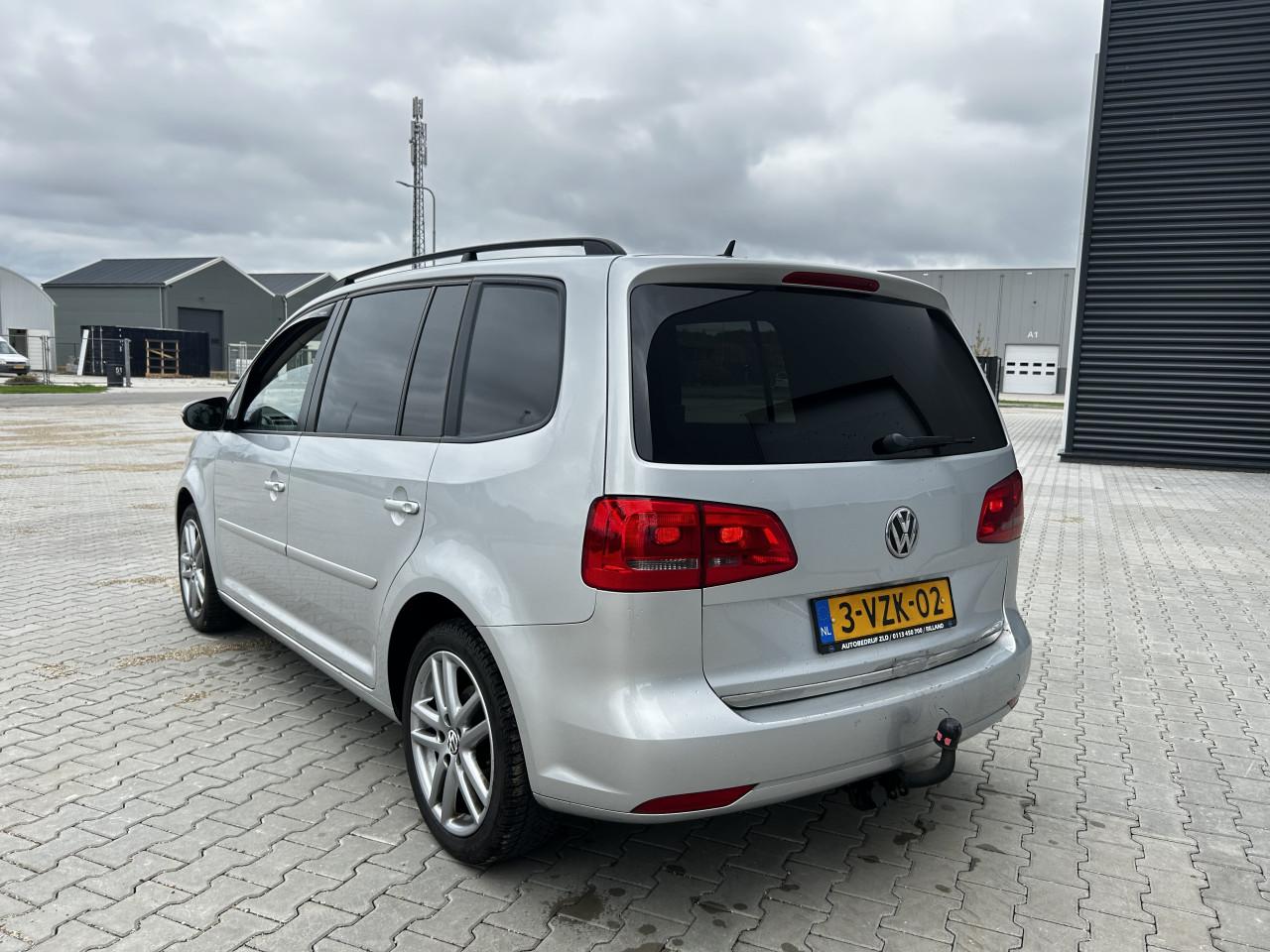 Volkswagen Touran 1.6 TDI/Virtual cockpit/DSG/GRIJS KENTEKEN