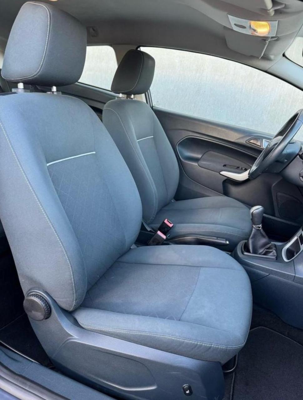 Zeer nette Ford Fiesta met 92.000km (usb,bluetooth en stoelverwarming)