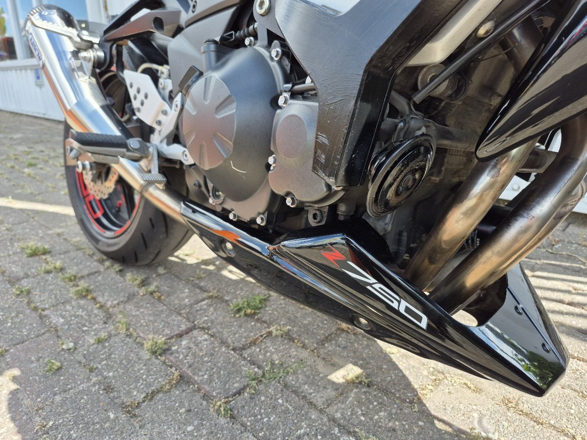 Kawasaki Z750 uit 2009 met veel extra's