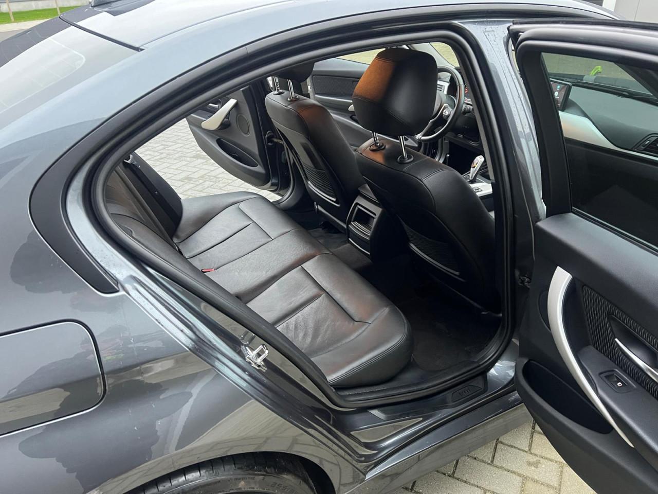 BMW 3-serie 320i M-SPORT Origineel NL