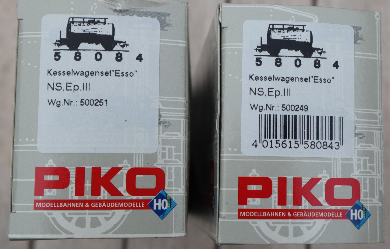Märklin 37241, locomotief 1144 en 2x Piko 58084 ketelwagen NS