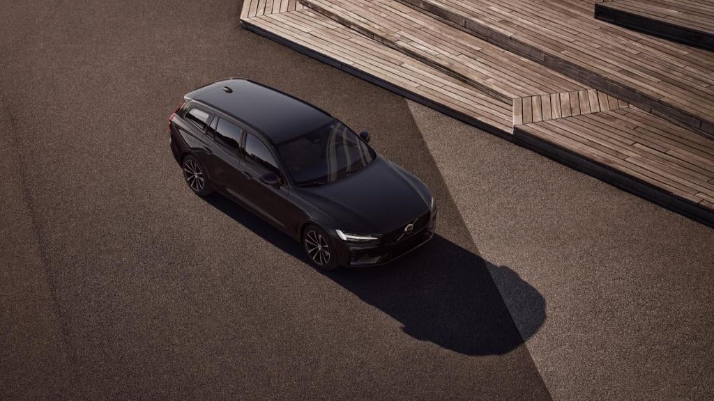 Volvo V60 plus dark recharge plug-in hybrid awd