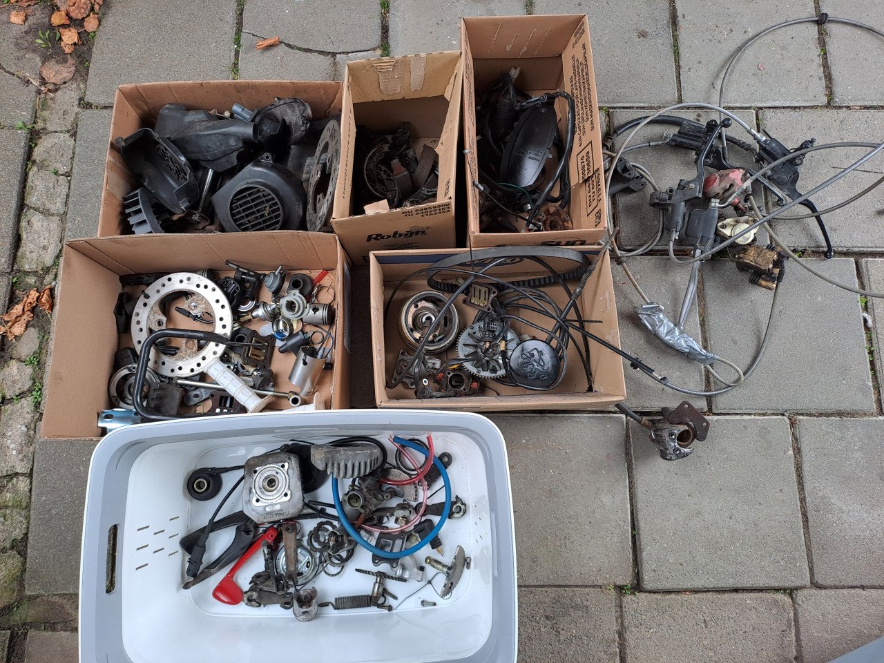 Te koop partijtje peugeot vivacity onderdelen