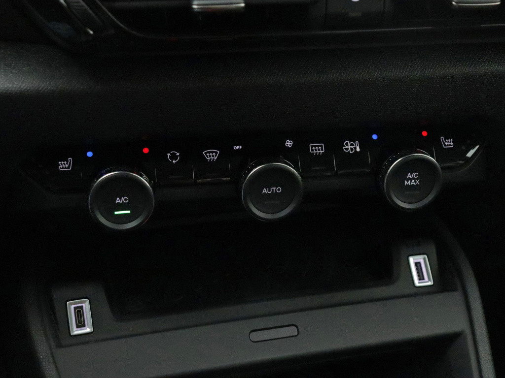 Citroen C4 hybrid 136 pk automaat max | private lease 36 mnd 10.000 p.j. €4