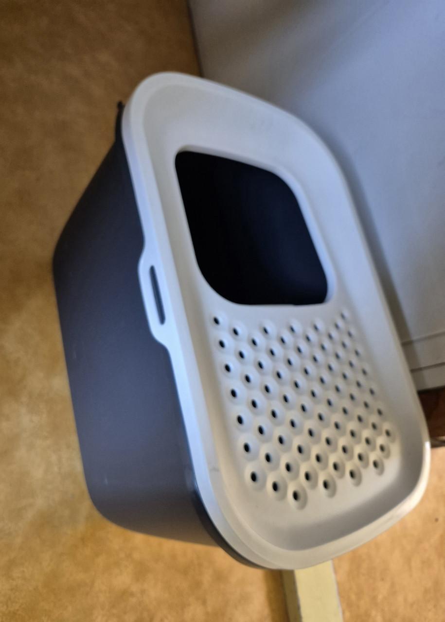 Kattenbak met opening aan bovenzijde