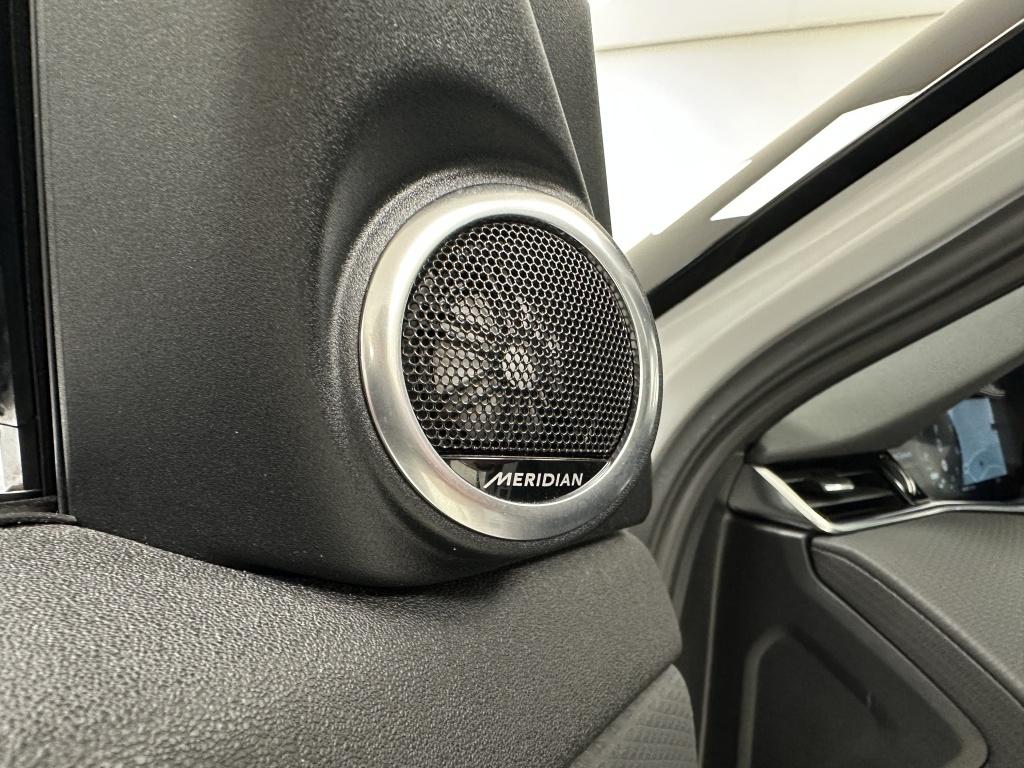 Land Rover Range Rover 1.5 p300e awd nolita ed. | panoramadak | meridian |