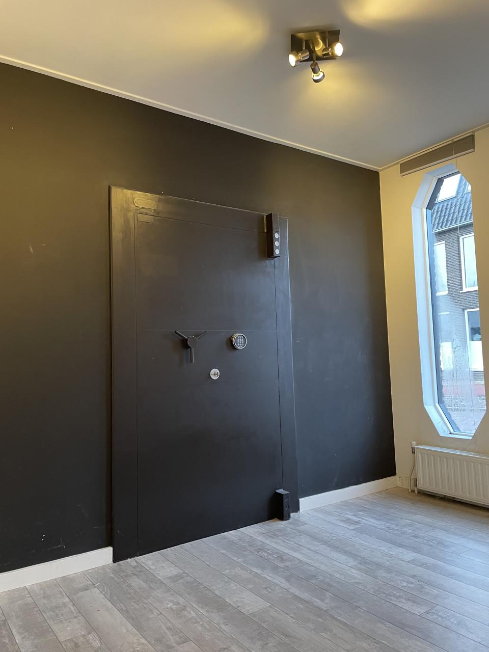 Bedrijfsruimte te Huur bij kapsalon/schoonh. salon