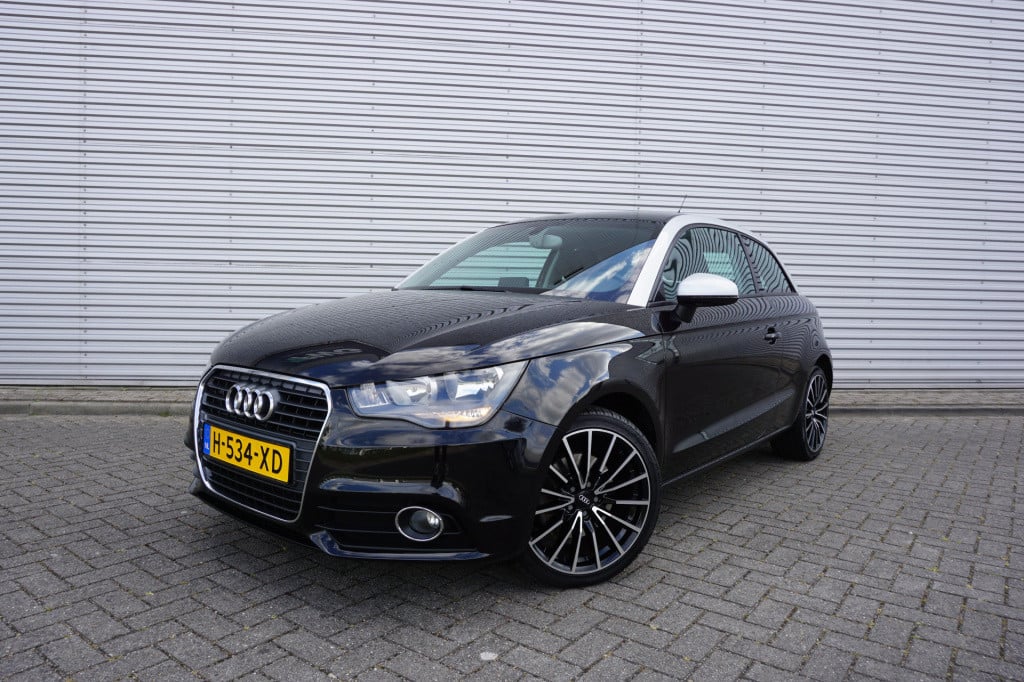 Audi A1 1.4 tfsi attraction airco / navi / parkeers. / elektr. ramen