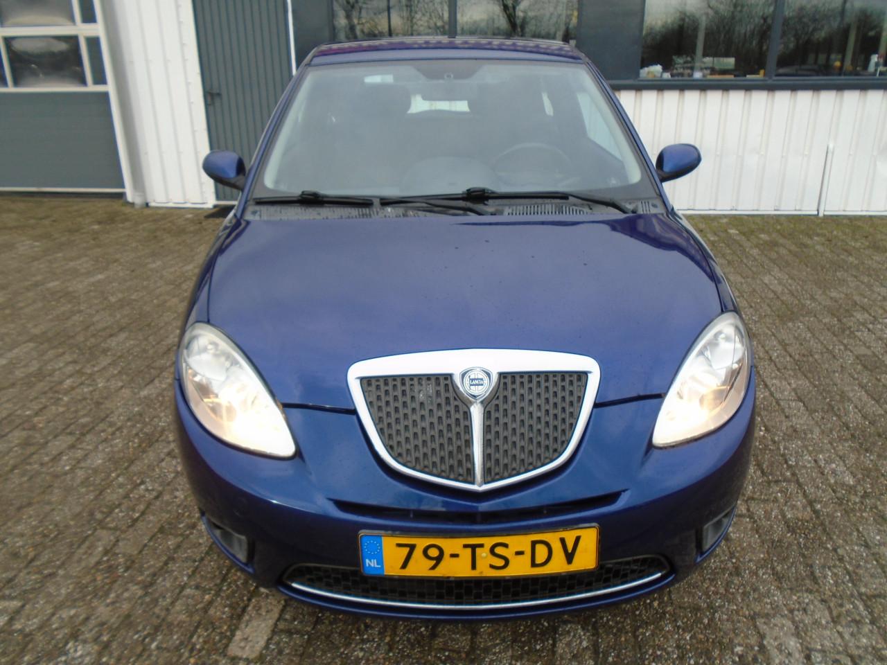 Lancia Y