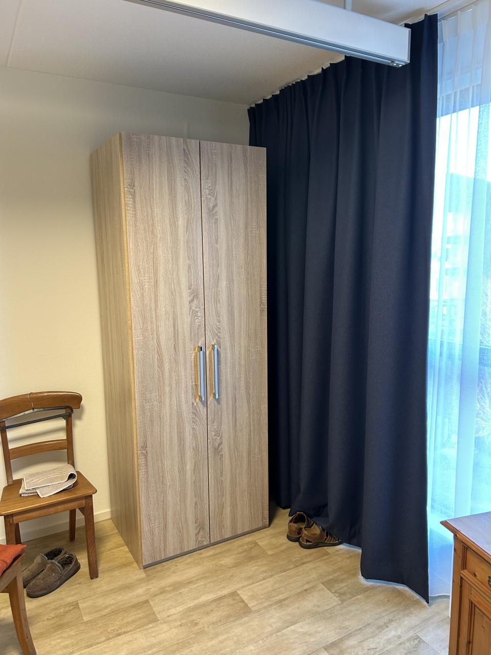 Kleding hang-leg kast