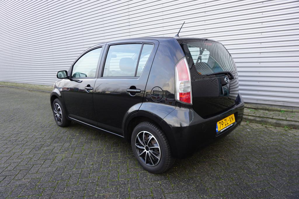 Daihatsu Sirion 2 1.3-16v prestige airco / elektr. ramen / nap