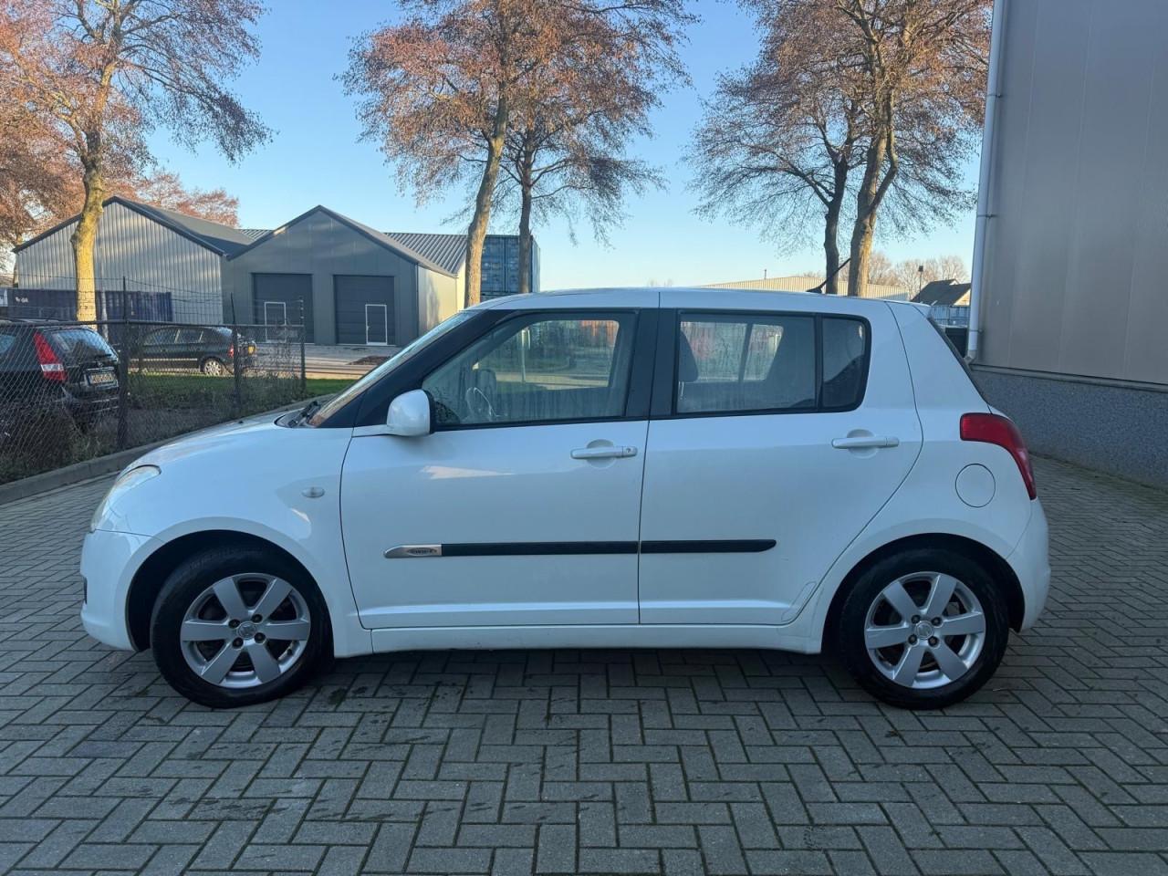 Suzuki Swift 1.3Shogun Airco/camera/ jaar apk