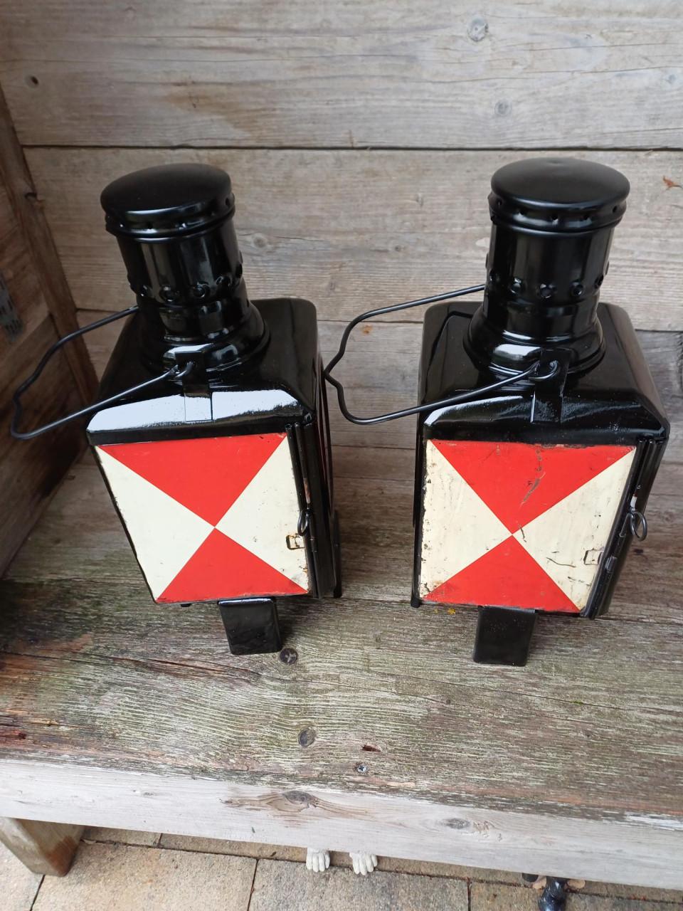 2 SPOORWEGLAMPEN