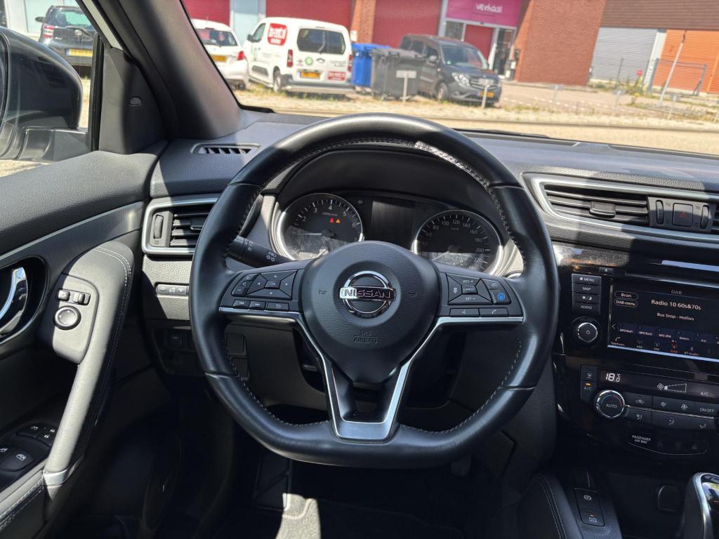Nissan Qashqai 1.3 dig-t tekna automaat incl. trekhaak!