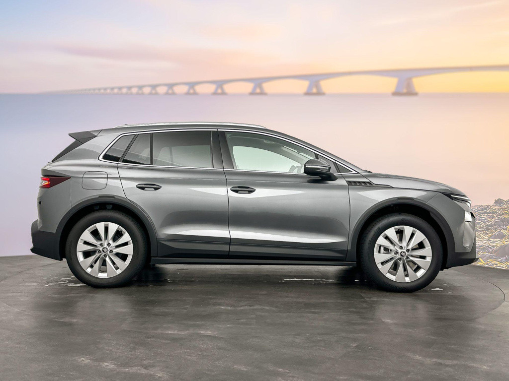 Skoda Elroq business edition tour elektromotor 210 kw / 286 pk