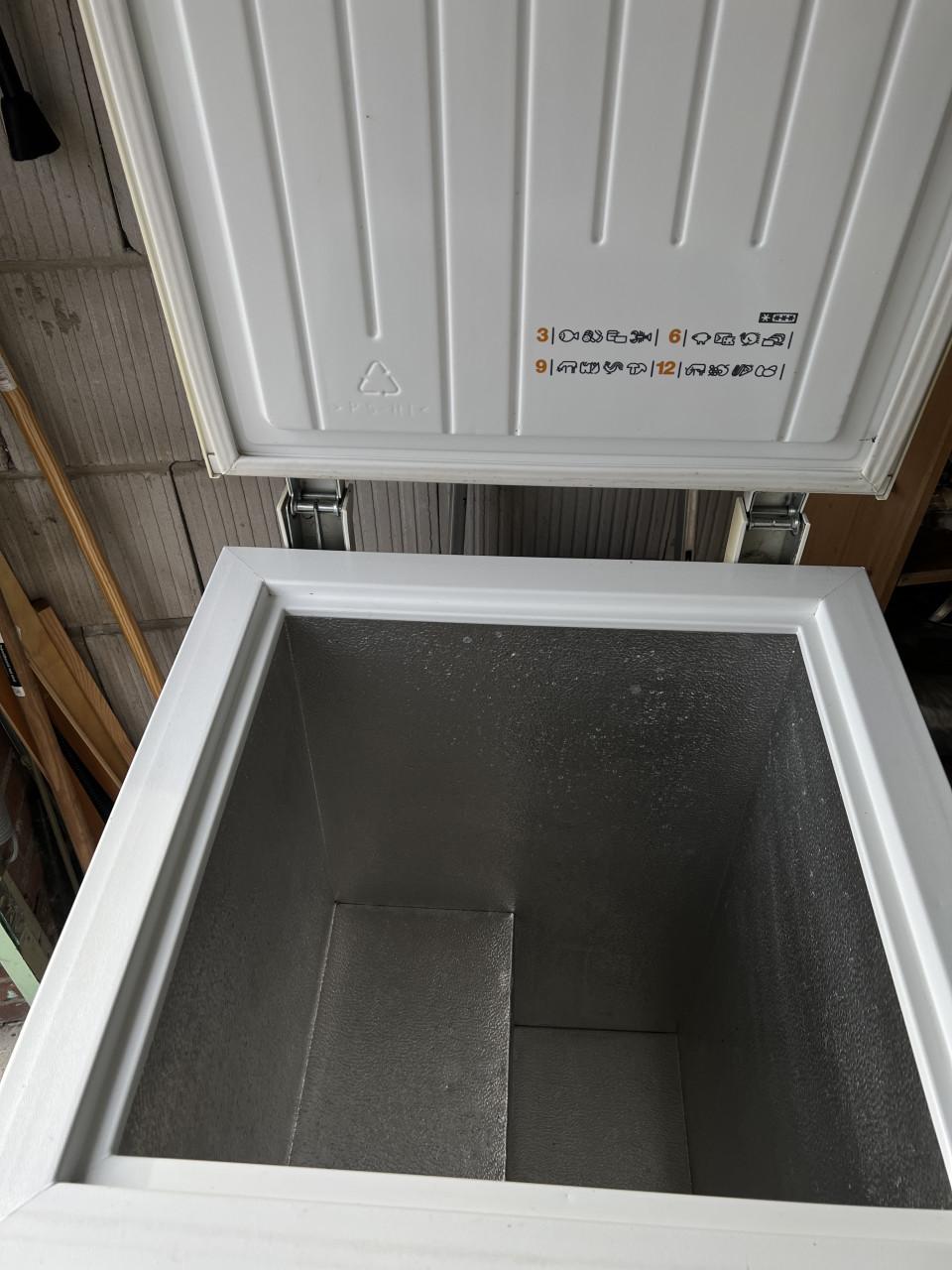 A+++ klasse Vrieskist  / vriezer 85x60 cm. 102 liter