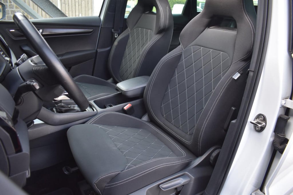 Skoda Karoq 1.5 tsi act sportline | panoramadak | canton | dealer onderhoud