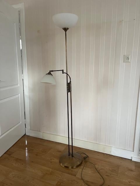 Nette stalamp/- 180cm hoog