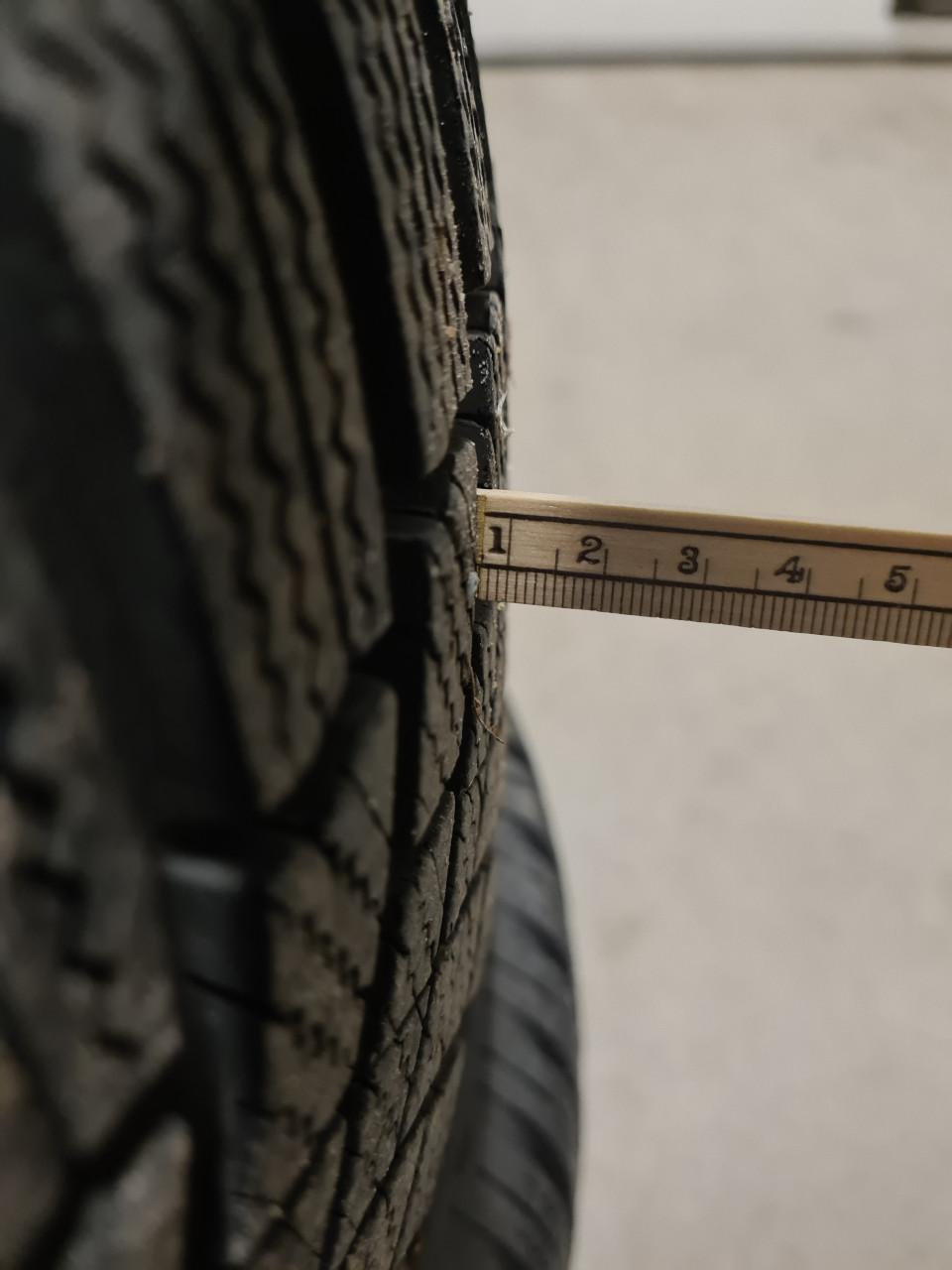 Te koop aangeboden set wintervelgen BMW