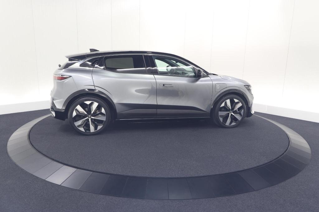 Renault Megane E-tech ev60 optimum charge techno | 95,6% soh | 1 fase | cam