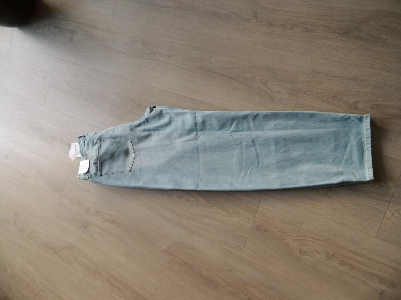 Balloonfit jeans van Raizzed maat W31-L32.