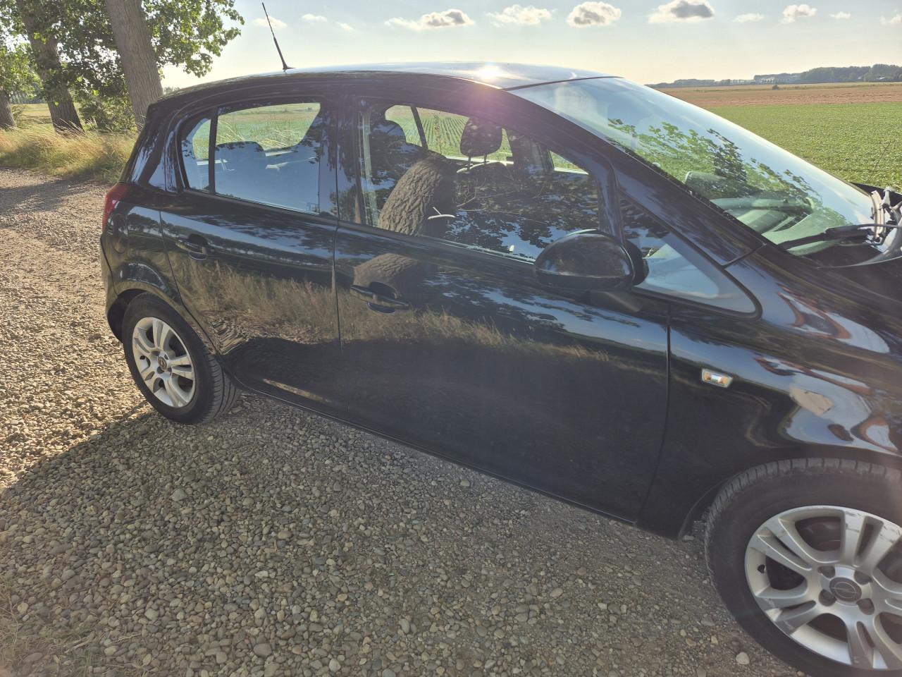 Opel Corsa 1.3 Cdti Ecoflex 70KW 5D 2011 Zwart