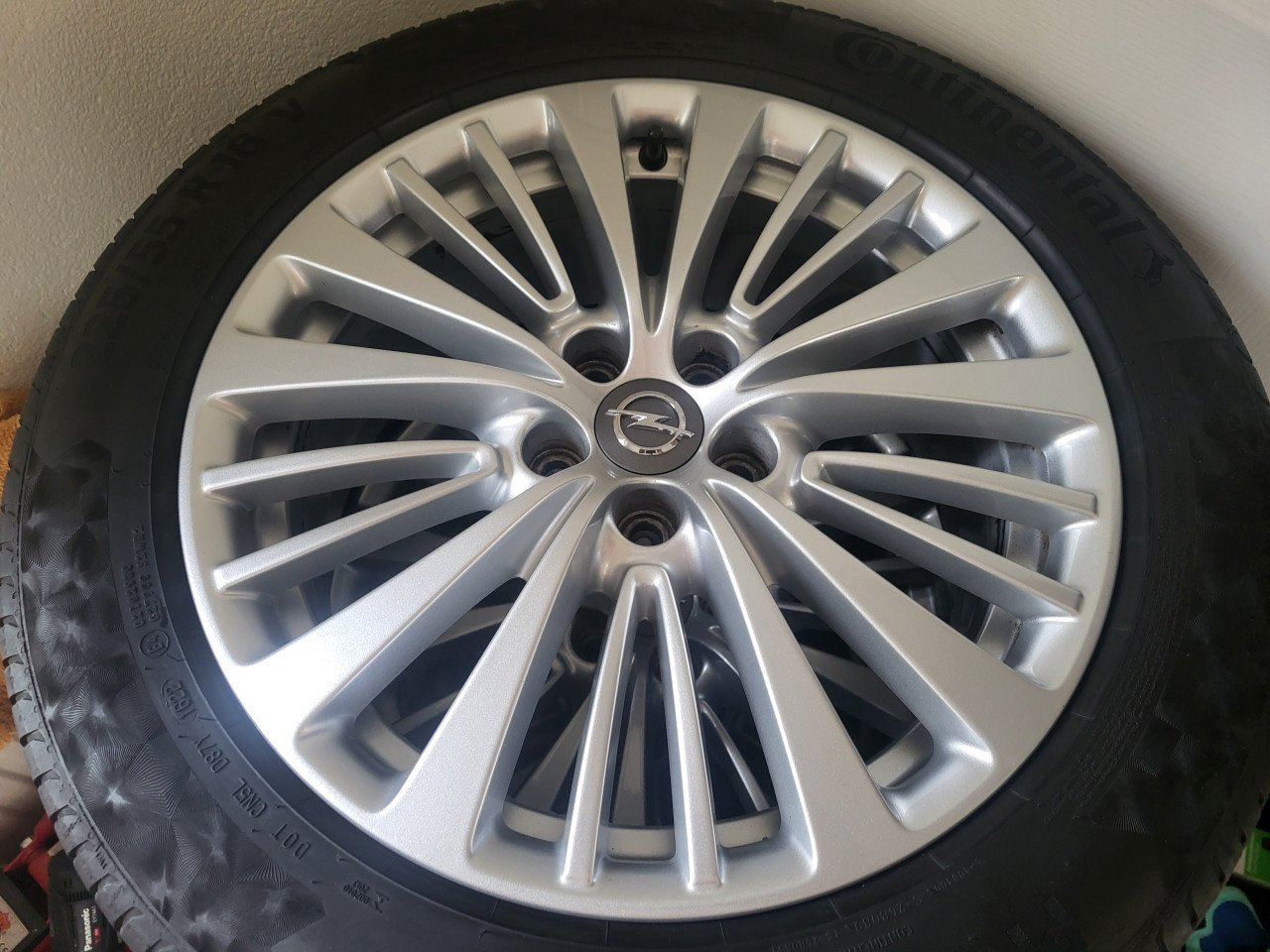 4 banden met nette 18 inch velgen