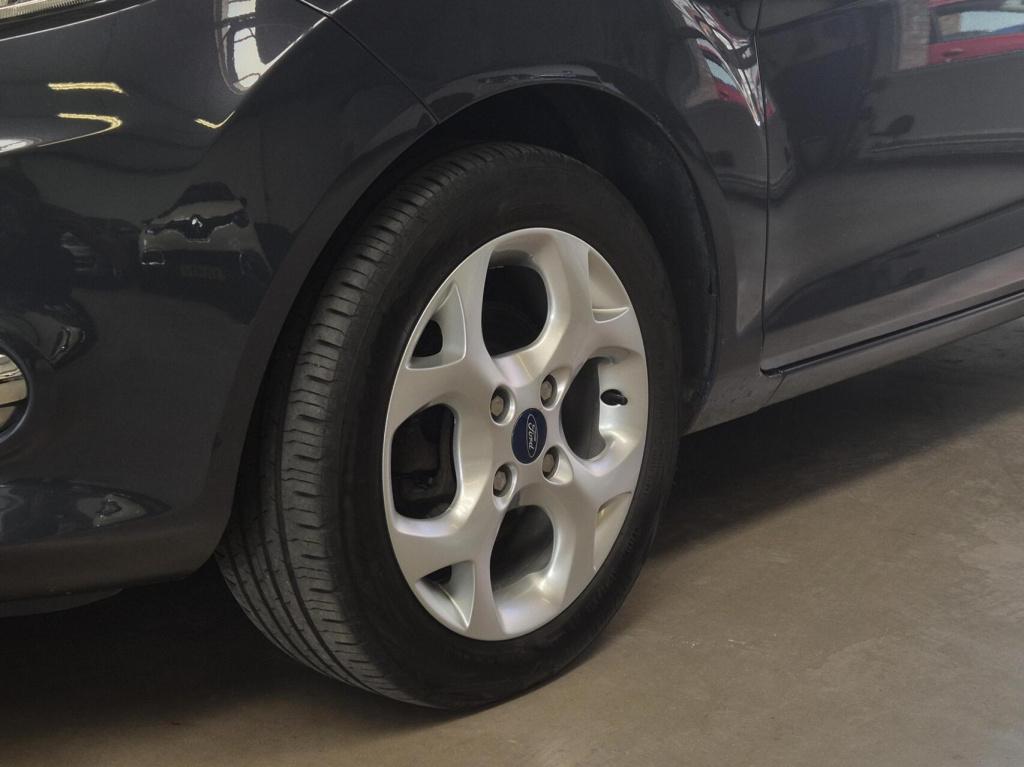 Ford Fiesta 1.25 titanium / nieuwe distriebutieriem 1e eigenaar / stoelverw