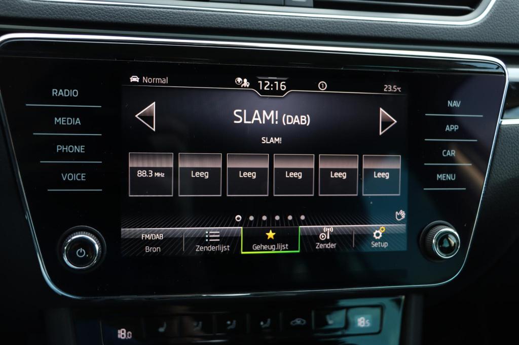 Skoda Superb combi 1.4 tsi iv laurin & klement 218pk dsg6 | soh 96,9% |