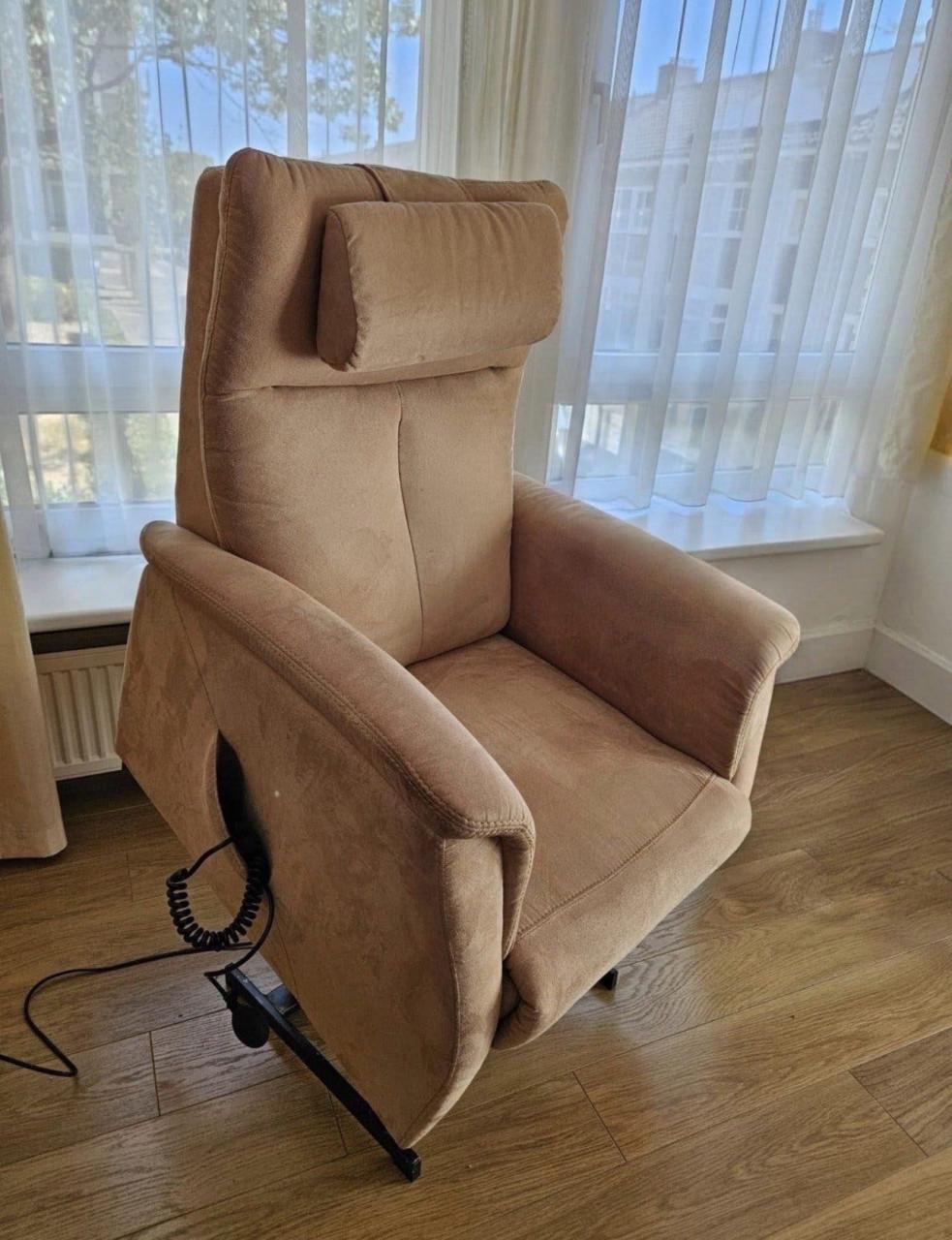 Degelijke Prominent elektrische sta op fauteuil / stoel
