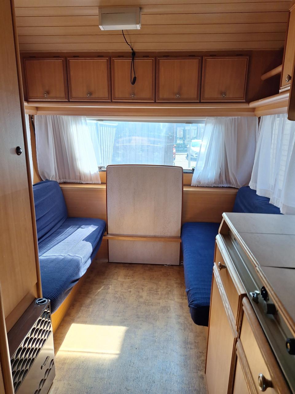 Caravan Dethleffs Rally Nomad 370  compacte 4-persoons caravan