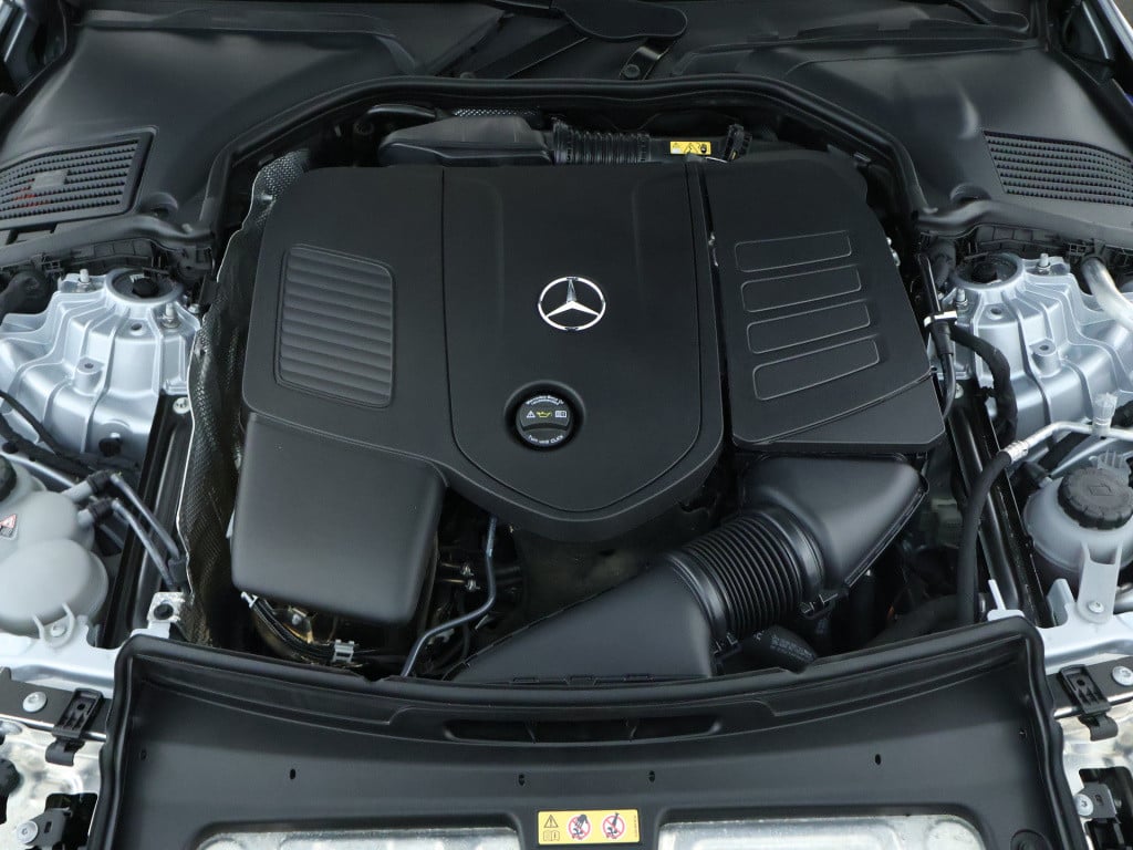 Mercedes-Benz C-Klasse estate 300 e amg plug-in hybride | amg line | night 