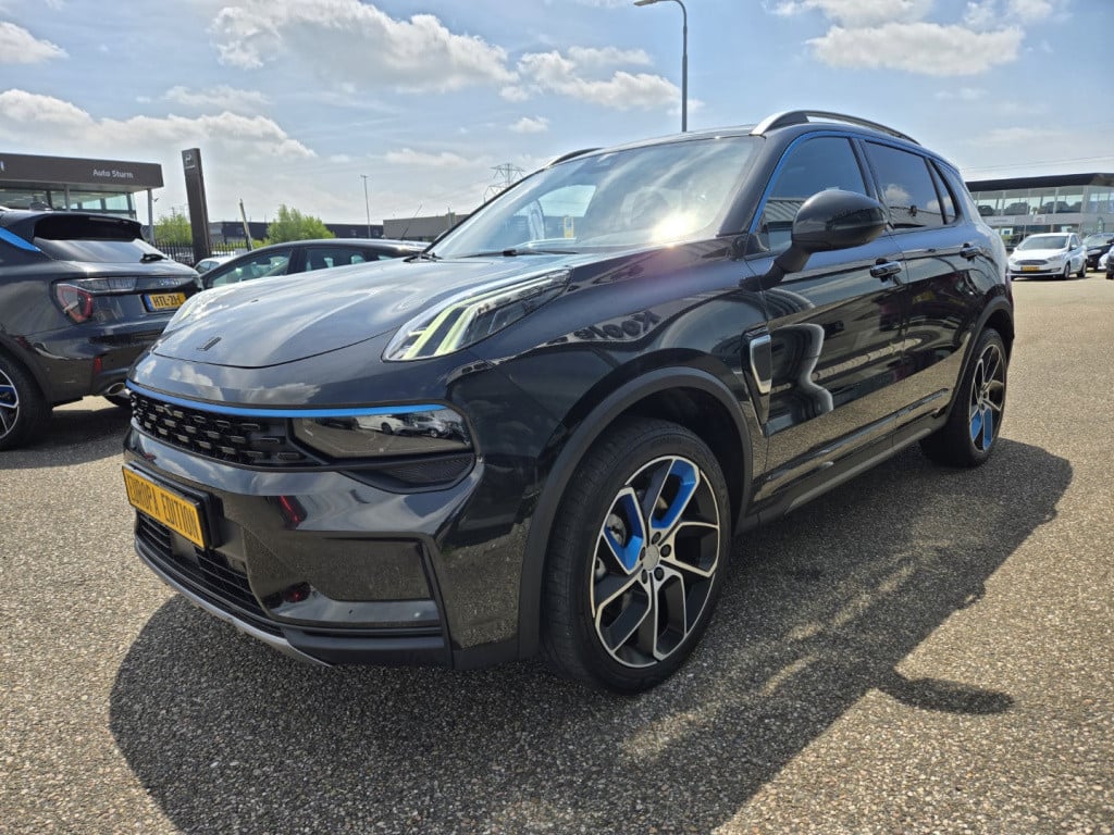 Lynk & Co 01 1.5 261pk plug in hybrid , panodak ,360gr camera , adaptive cc