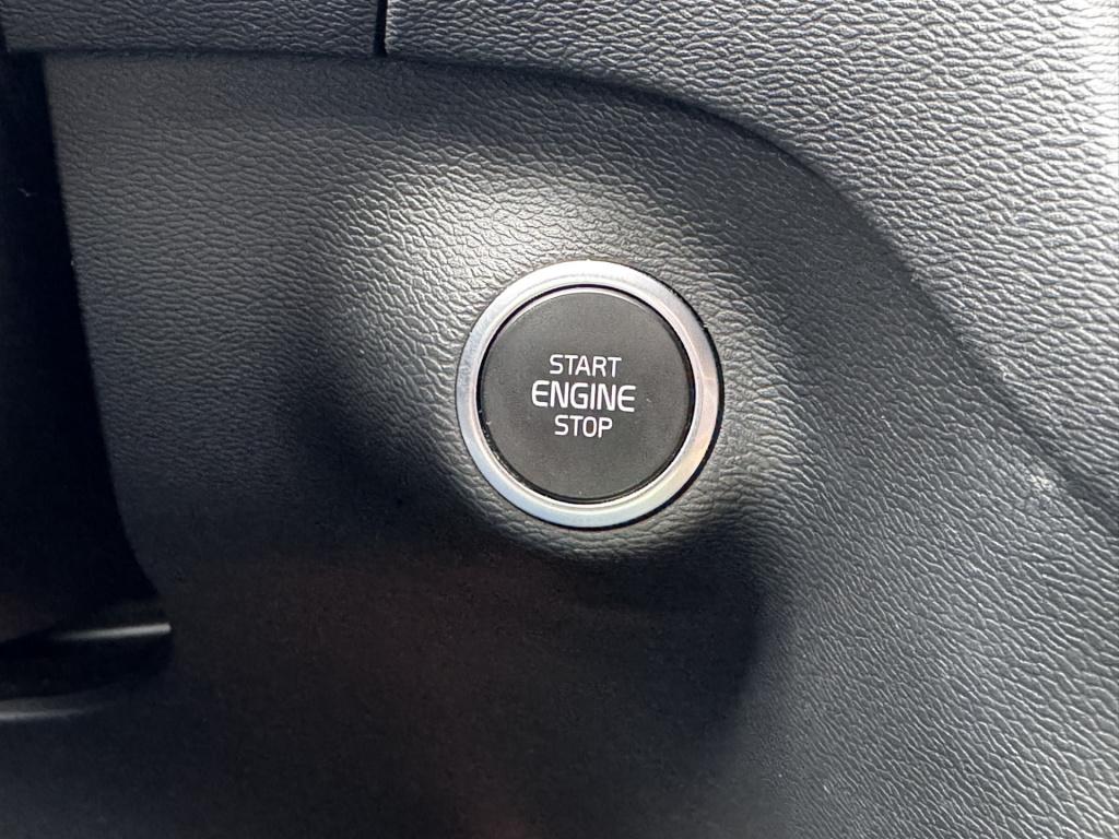 Volvo XC40 1.5 t4 plug-in hybrid plus dark | trekhaak | harman/kardon | win