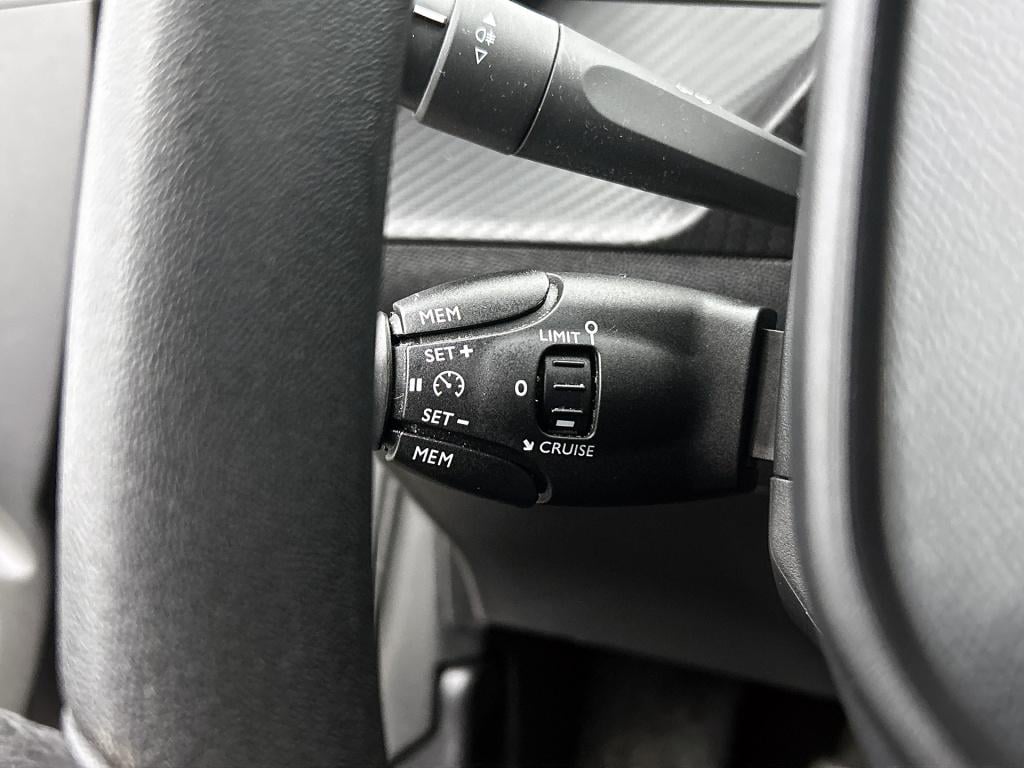 Peugeot 208 75 pk like | rijklaar