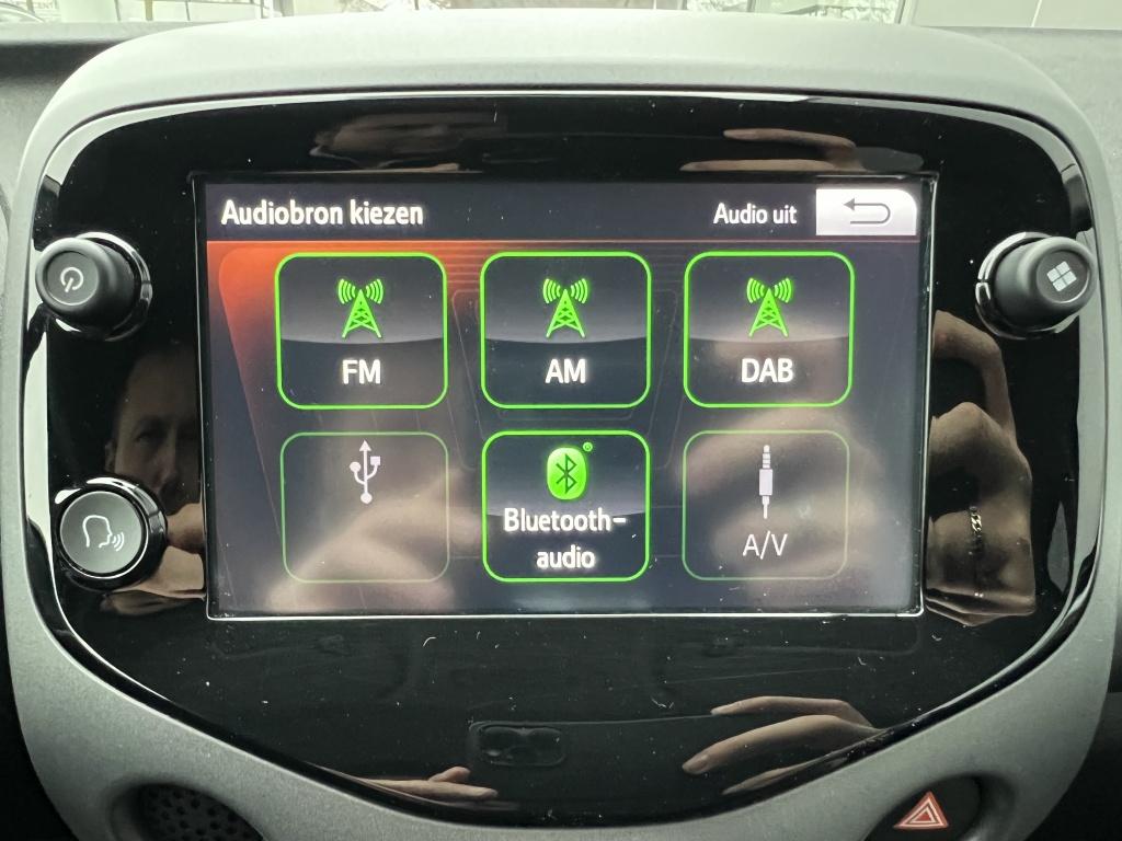 Toyota Aygo 1.0 vvt-i x-first cabrio | subwoofer | instaplijsten| uitlaatsi